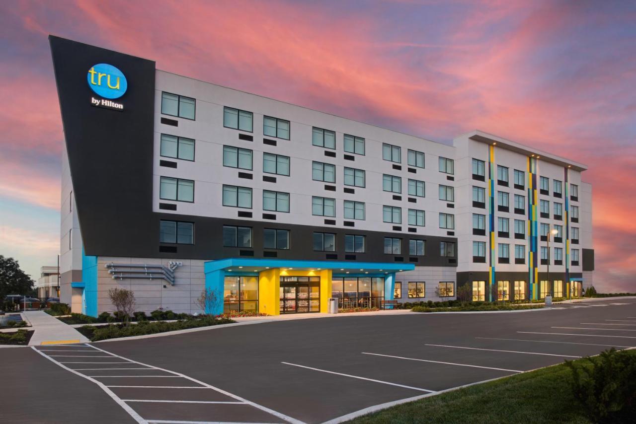 Отель Tru By Hilton Toronto Airport West Миссиссага Экстерьер фото