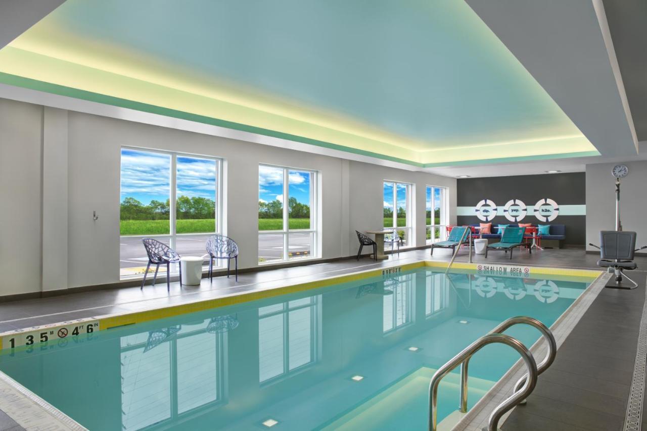 Отель Tru By Hilton Toronto Airport West Миссиссага Экстерьер фото