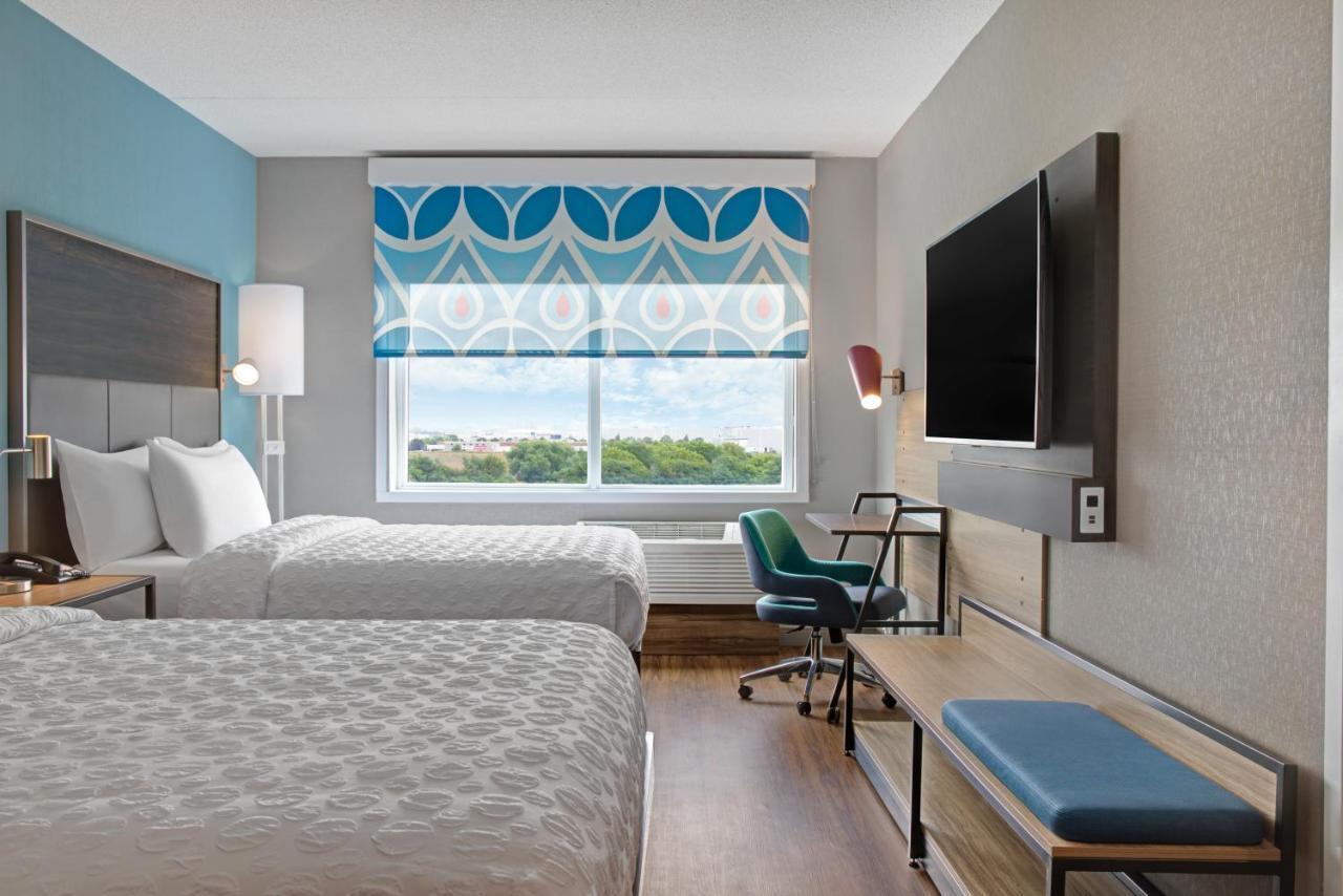 Отель Tru By Hilton Toronto Airport West Миссиссага Экстерьер фото