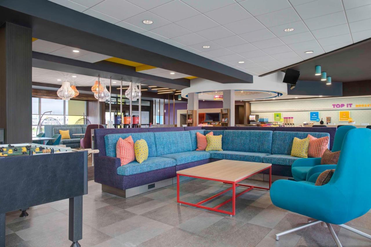 Отель Tru By Hilton Toronto Airport West Миссиссага Экстерьер фото