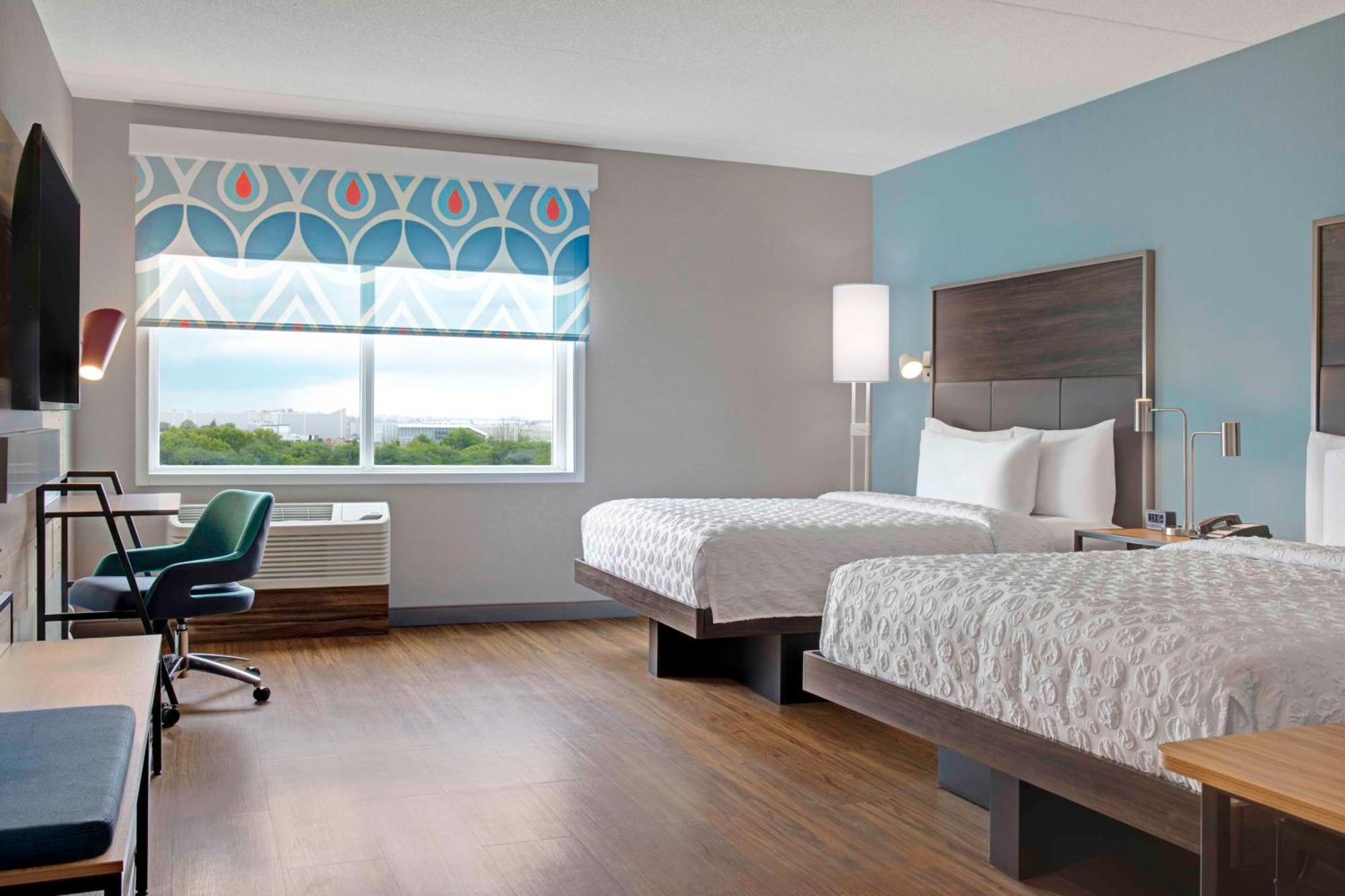 Отель Tru By Hilton Toronto Airport West Миссиссага Экстерьер фото