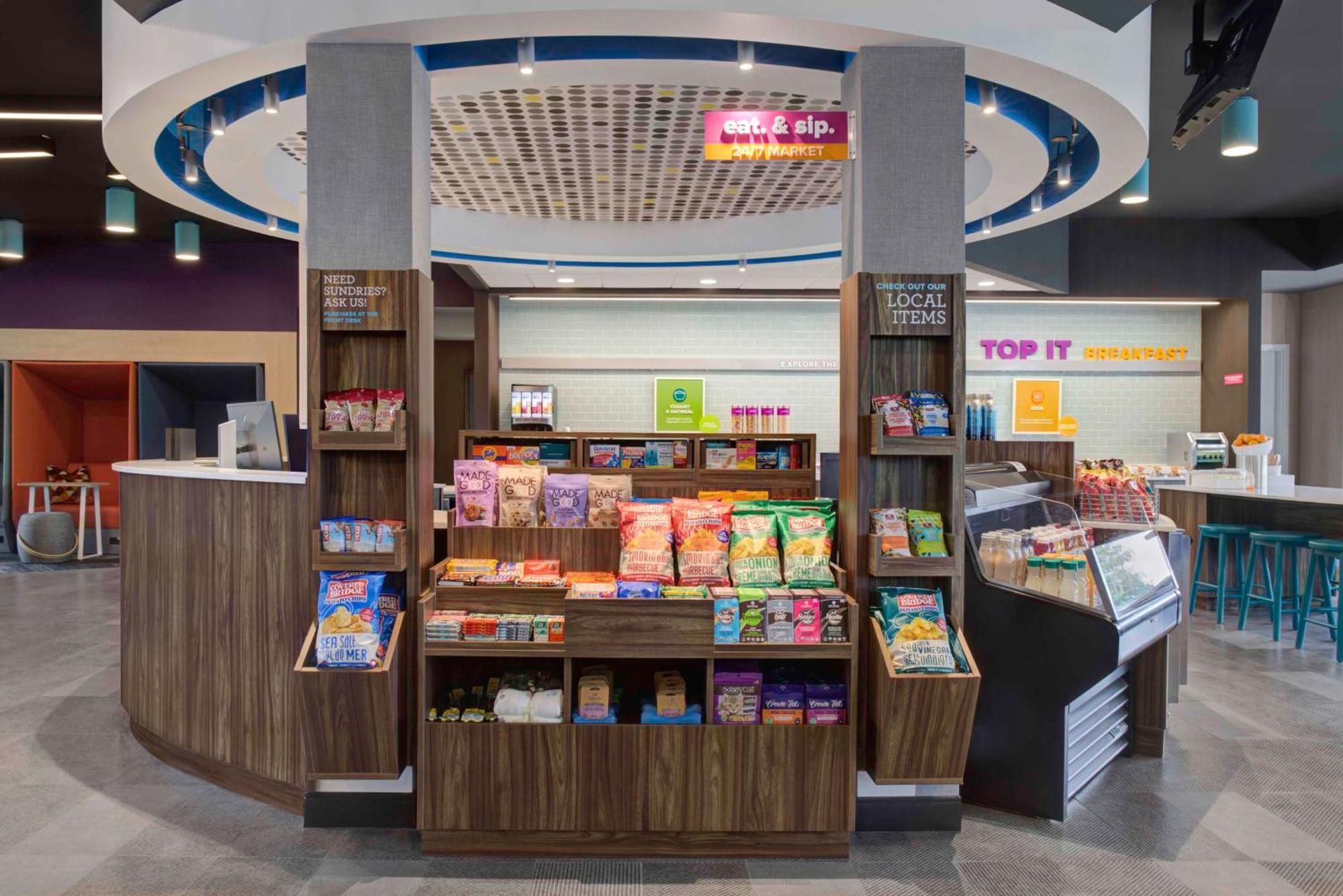 Отель Tru By Hilton Toronto Airport West Миссиссага Экстерьер фото
